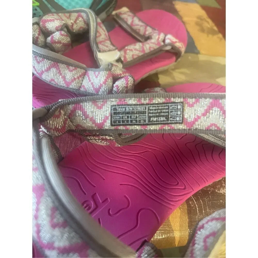 Teva Little Girls Fuchsia Red Open Toe Hook & Loop Geometric Sandals Size 4
